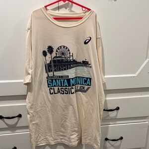 Asics Cream Santa Monica Classic 5k/10k Graphic Tee